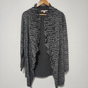 Women's Zebra Print Set Size 1X Cardigan And Cropped Pants Color Grey